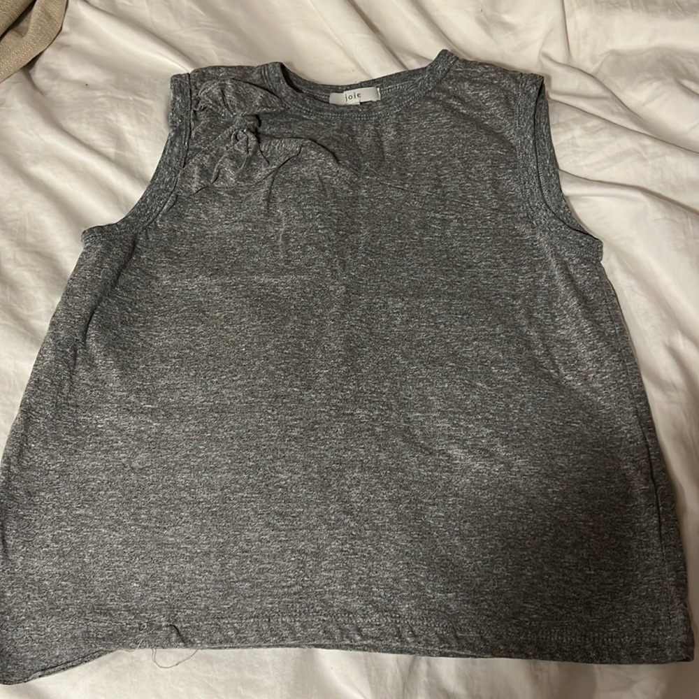 Grey sleeveless shirt